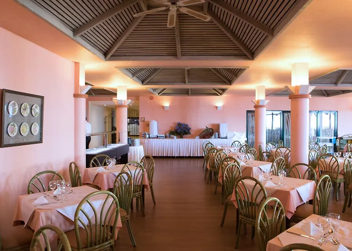 Dom Pedro Garajau Hotel 3*