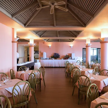 Dom Pedro Garajau Otel 3*