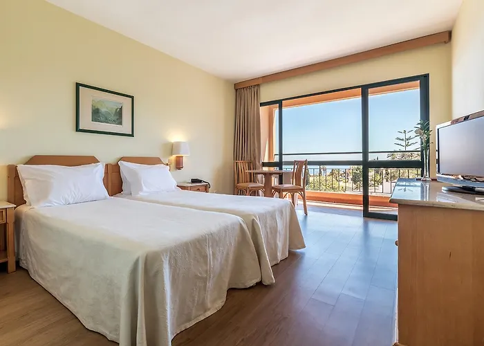 Hotel Dom Pedro Garajau 3*