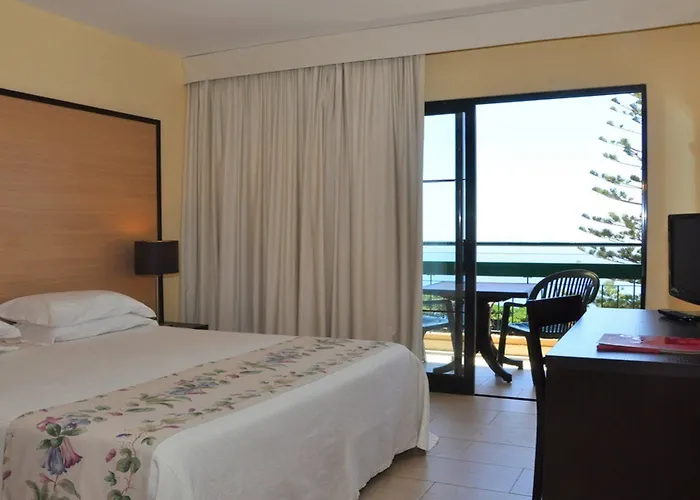 Hotel Dom Pedro Garajau 3*