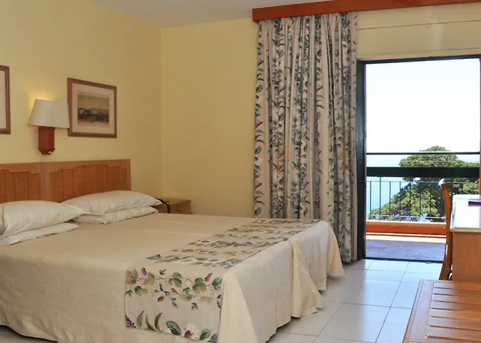 Dom Pedro Garajau Hotel 3*